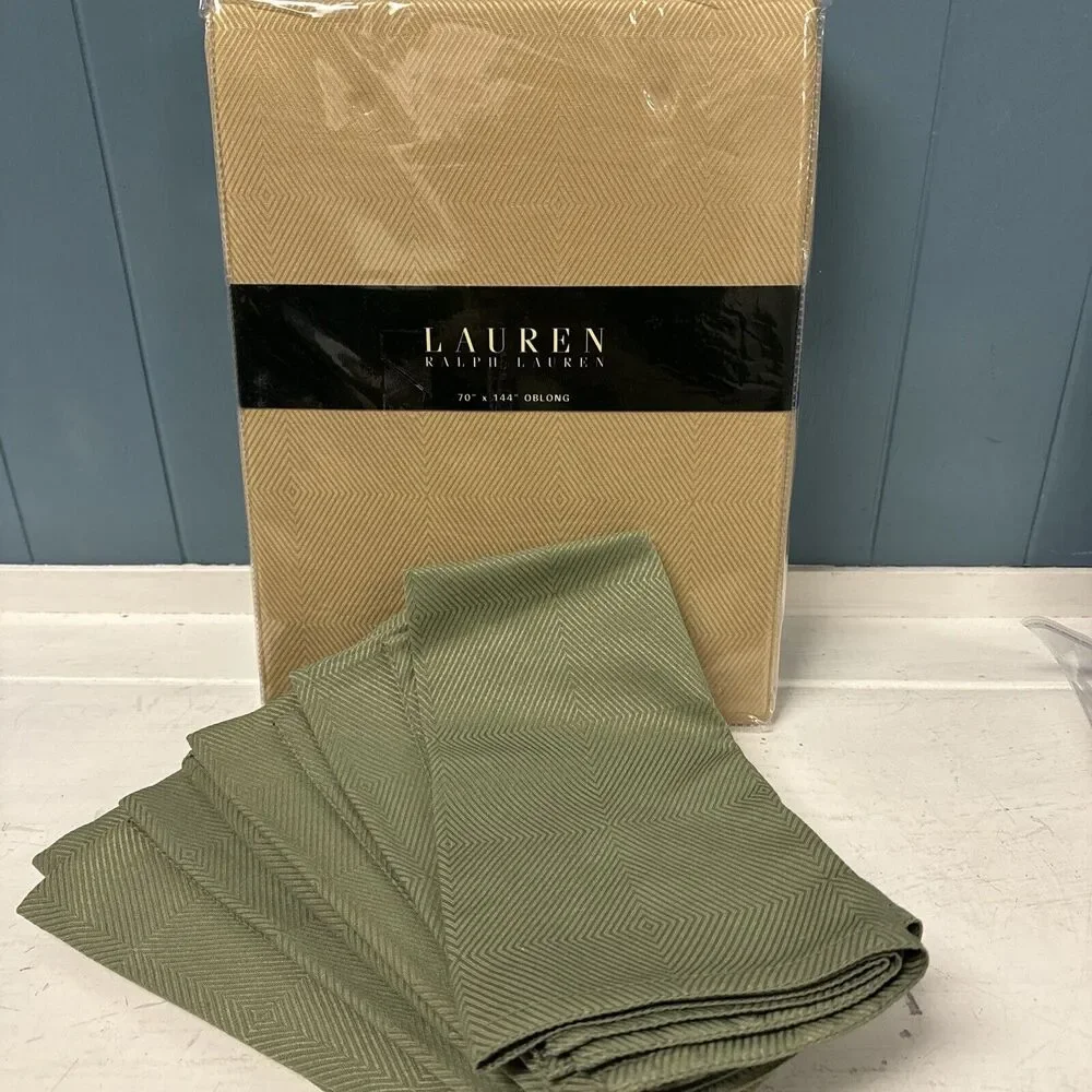 NEW RALPH LAUREN TABLE CLOTH 70